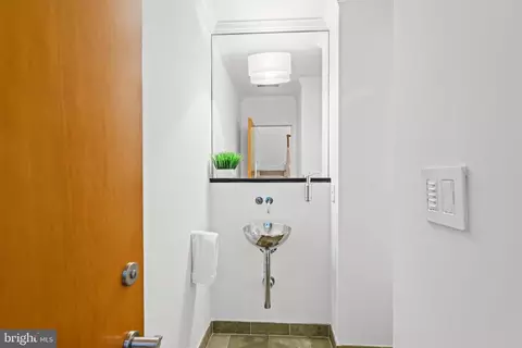 1732 S Street St NW, Washington, DC 20009 photo 18
