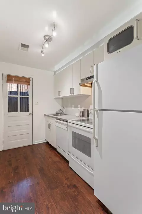 1008 C St NE, Washington, DC 20002 photo 39