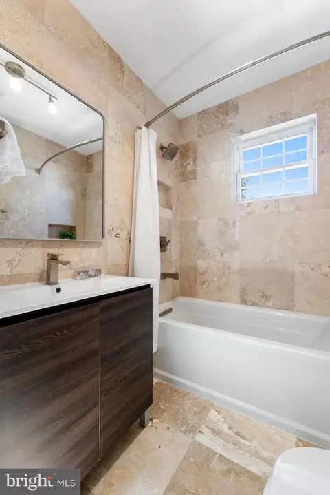 1008 C St NE, Washington, DC 20002 photo 28