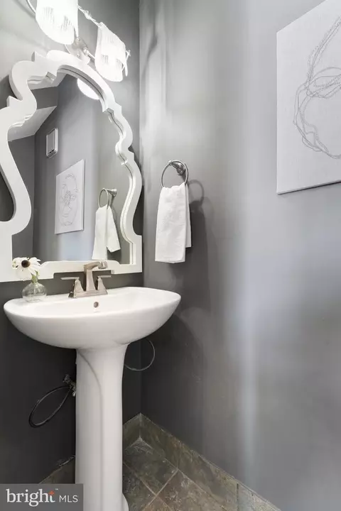 1008 C St NE, Washington, DC 20002 photo 20