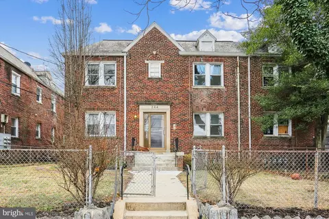 244 Hamilton St NW, Washington, DC 20011