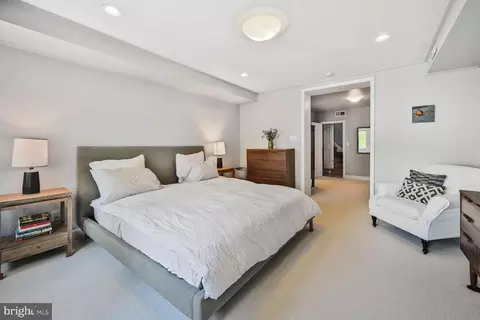 4441 Volta Pl NW, Washington, DC 20007 photo 16