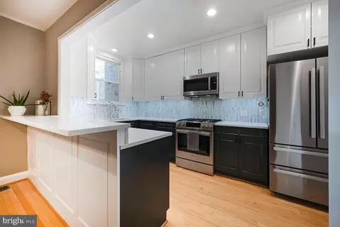 4441 Volta Pl NW, Washington, DC 20007 photo 9