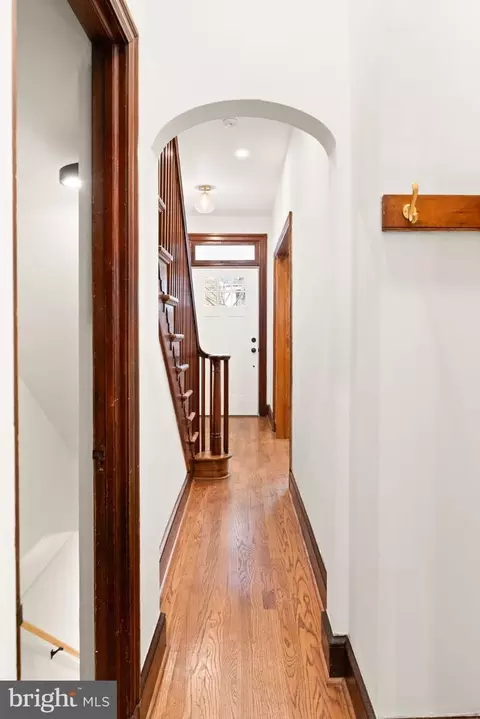 Entry Way - 334 17th Pl NE, Washington, DC 20002 photo 3 of 7