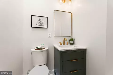 Bath - 334 17th Pl NE, Washington, DC 20002 photo 1 of 6