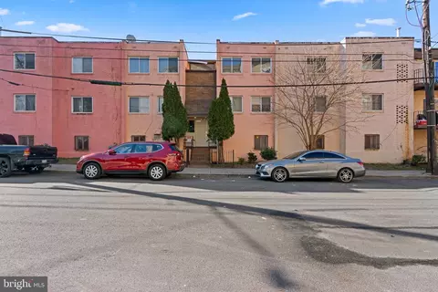 5007 5007 D St SE #302, Washington, DC 20019