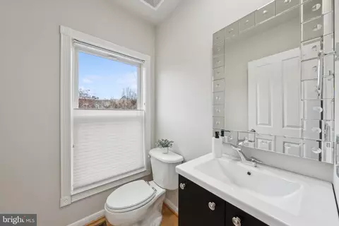 2136 12th Pl NW, Washington, DC 20009 photo 12