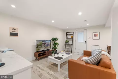738 13th St SE, Washington, DC 20003 photo 35