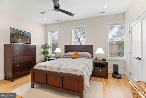 738 13th St SE, Washington, DC 20003 photo 19