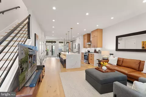 738 13th St SE, Washington, DC 20003 photo 5