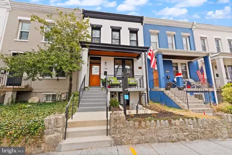 738 13th St SE, Washington, DC 20003 photo 2