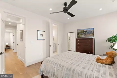 738 13th St SE, Washington, DC 20003 photo 20