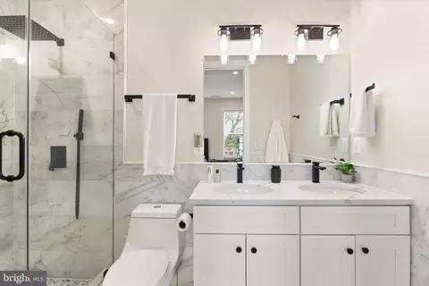 738 13th St SE, Washington, DC 20003 photo 22