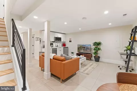 738 13th St SE, Washington, DC 20003 photo 33
