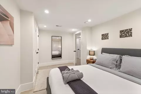738 13th St SE, Washington, DC 20003 photo 37