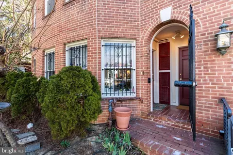 512 6th St SE, Washington, DC 20003 photo 3