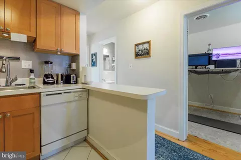 512 6th St SE, Washington, DC 20003 photo 28