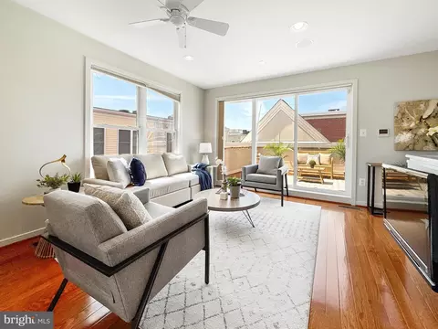 Living - 932 4th St SE, Washington, DC 20003 photo 5 of 6
