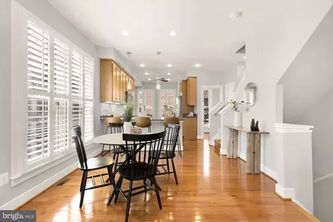 Dining - 932 4th St SE, Washington, DC 20003 photo 2 of 3