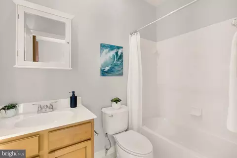 Bath - 932 4th St SE, Washington, DC 20003 photo 2 of 6