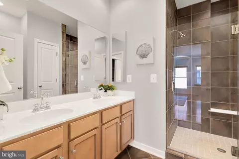Bath - 932 4th St SE, Washington, DC 20003 photo 4 of 6