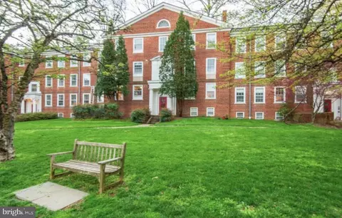 3950 Langley Ct NW #B626, Washington, DC 20016