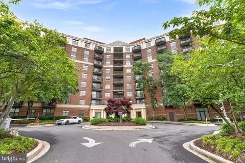 3401 38th St NW #702, Washington, DC 20016