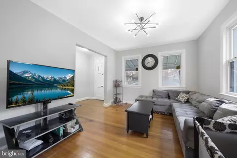 400 Division Ave NE, Washington, DC 20019 photo 3