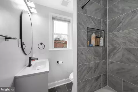 400 Division Ave NE, Washington, DC 20019 photo 12