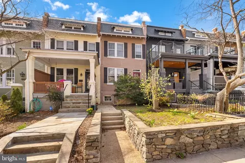 2042 37th St NW, Washington, DC 20007