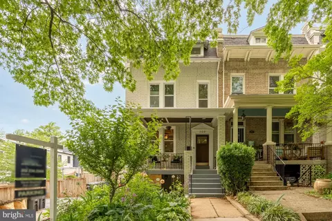209 Taylor St NW, Washington, DC 20011
