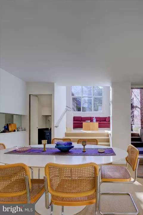 Dining - 515 2nd St SE, Washington, DC 20003 photo 6 of 9