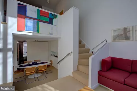 Dining - 515 2nd St SE, Washington, DC 20003 photo 2 of 9