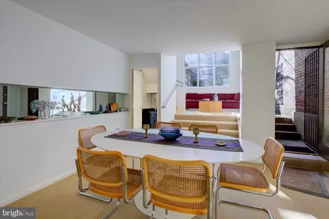 Dining - 515 2nd St SE, Washington, DC 20003 photo 5 of 9