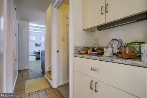 Entry Way - 515 2nd St SE, Washington, DC 20003 photo 6 of 16