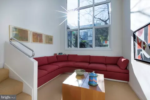 Living - 515 2nd St SE, Washington, DC 20003 photo 2 of 13