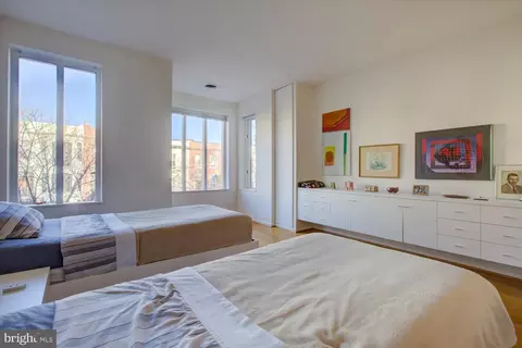 Bedroom - 515 2nd St SE, Washington, DC 20003 photo 5 of 7