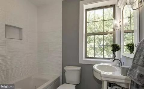 1320 I St NE, Washington, DC 20002 photo 17