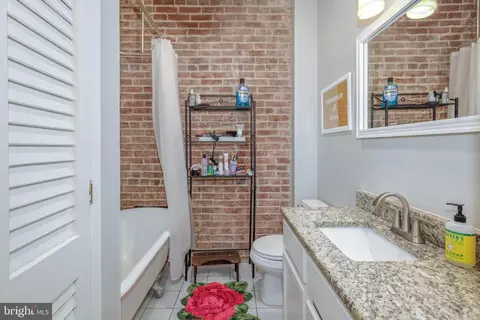 241 10th St NE, Washington, DC 20002 photo 27