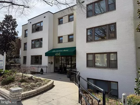 4840 Macarthur Blvd NW #504, Washington, DC 20007