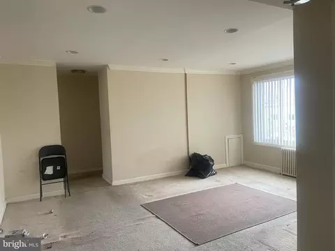 512 Ridge Rd SE #205, Washington, DC 20019