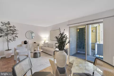 4600 Connecticut Ave NW #828, Washington, DC 20008