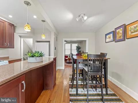 Dining - 554 24th St NE, Washington, DC 20002 photo 3 of 4