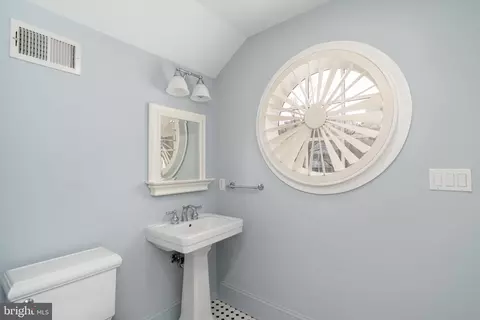 2716 36th Pl NW, Washington, DC 20007 photo 34