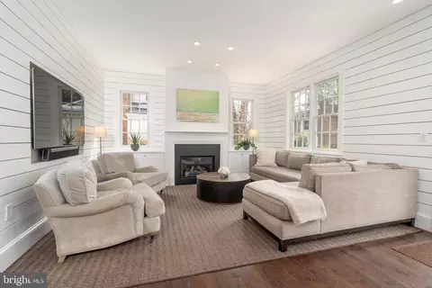 2716 36th Pl NW, Washington, DC 20007 photo 17