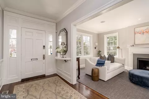 2716 36th Pl NW, Washington, DC 20007 photo 4