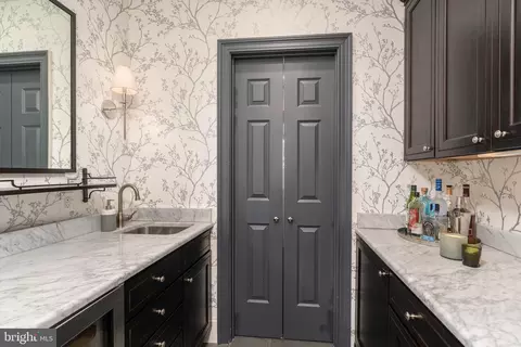2716 36th Pl NW, Washington, DC 20007 photo 11