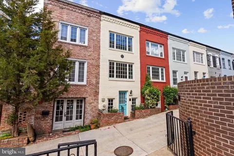 3219 Cherry Hill Ln NW, Washington, DC 20007