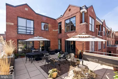 3210 Grace St NW #304, Washington, DC 20007