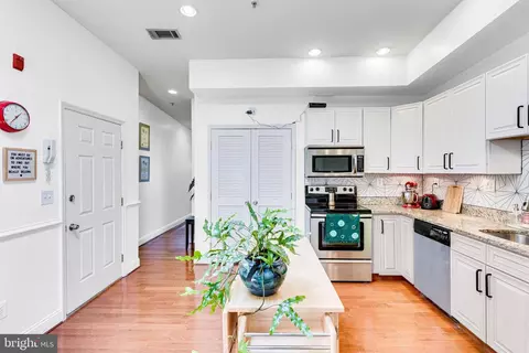 408 Kennedy St NW #302, Washington, DC 20011